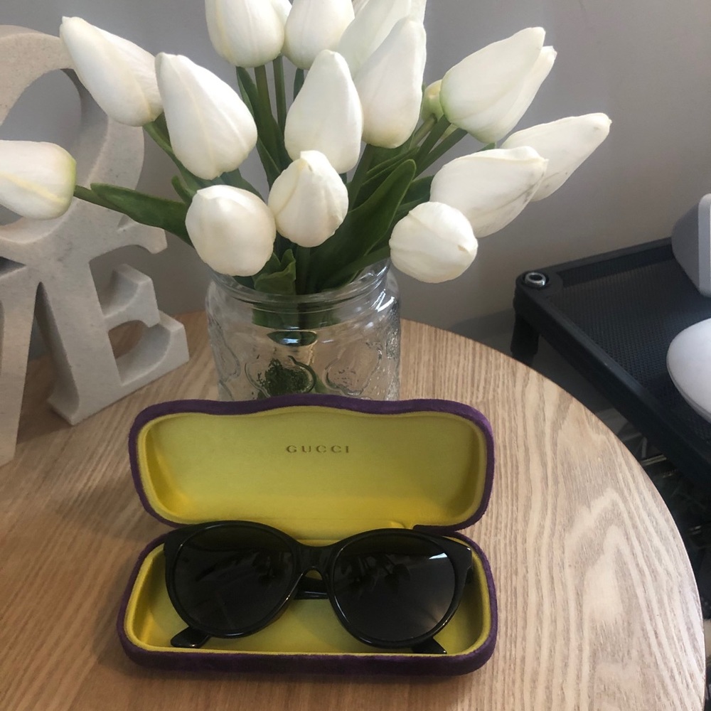 Gucci black oval sunglasses - never worn